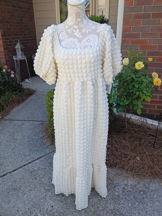 Simply Southern Dresses & Skirts - Simply Southern vory Textured Puff-Sleeve Maxi Bubble Dress Sz S